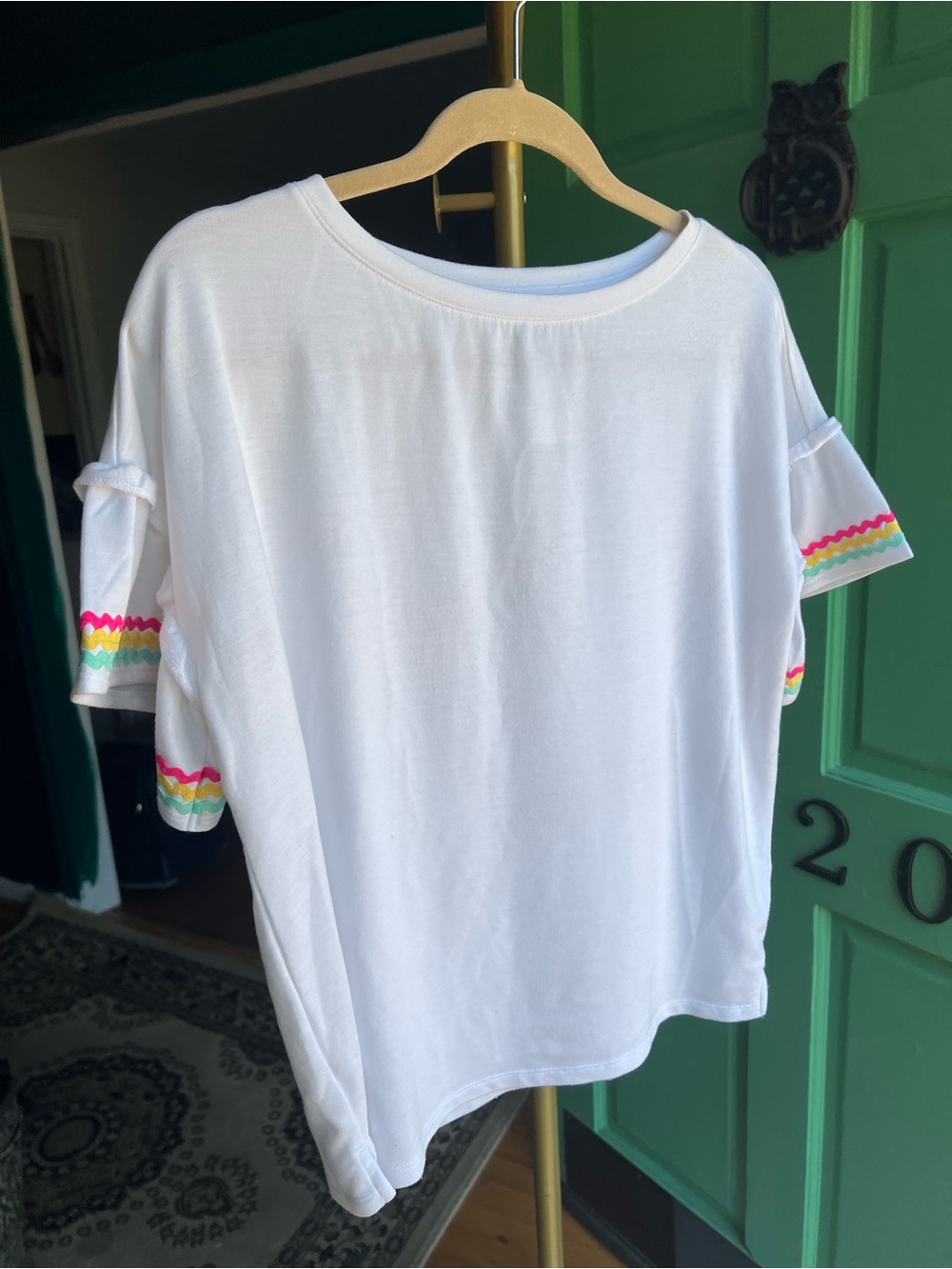 crown & ivy White Short Sleeve Tee with Neon Trim💕 size small